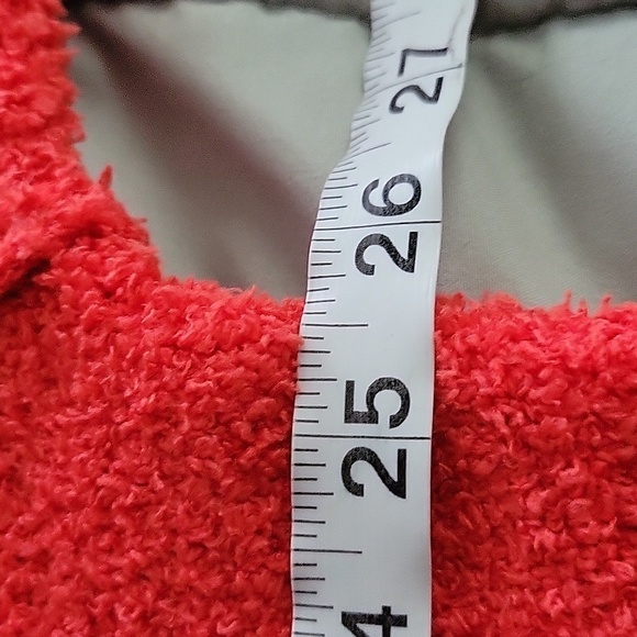 Arizona Jean Co Women's Cropped Hoodie - Picture 10 of 11